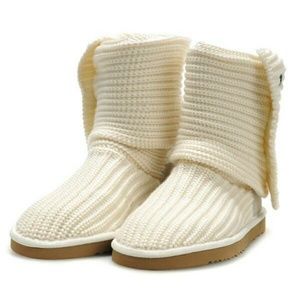Authentic Cream Cardy UGG boots